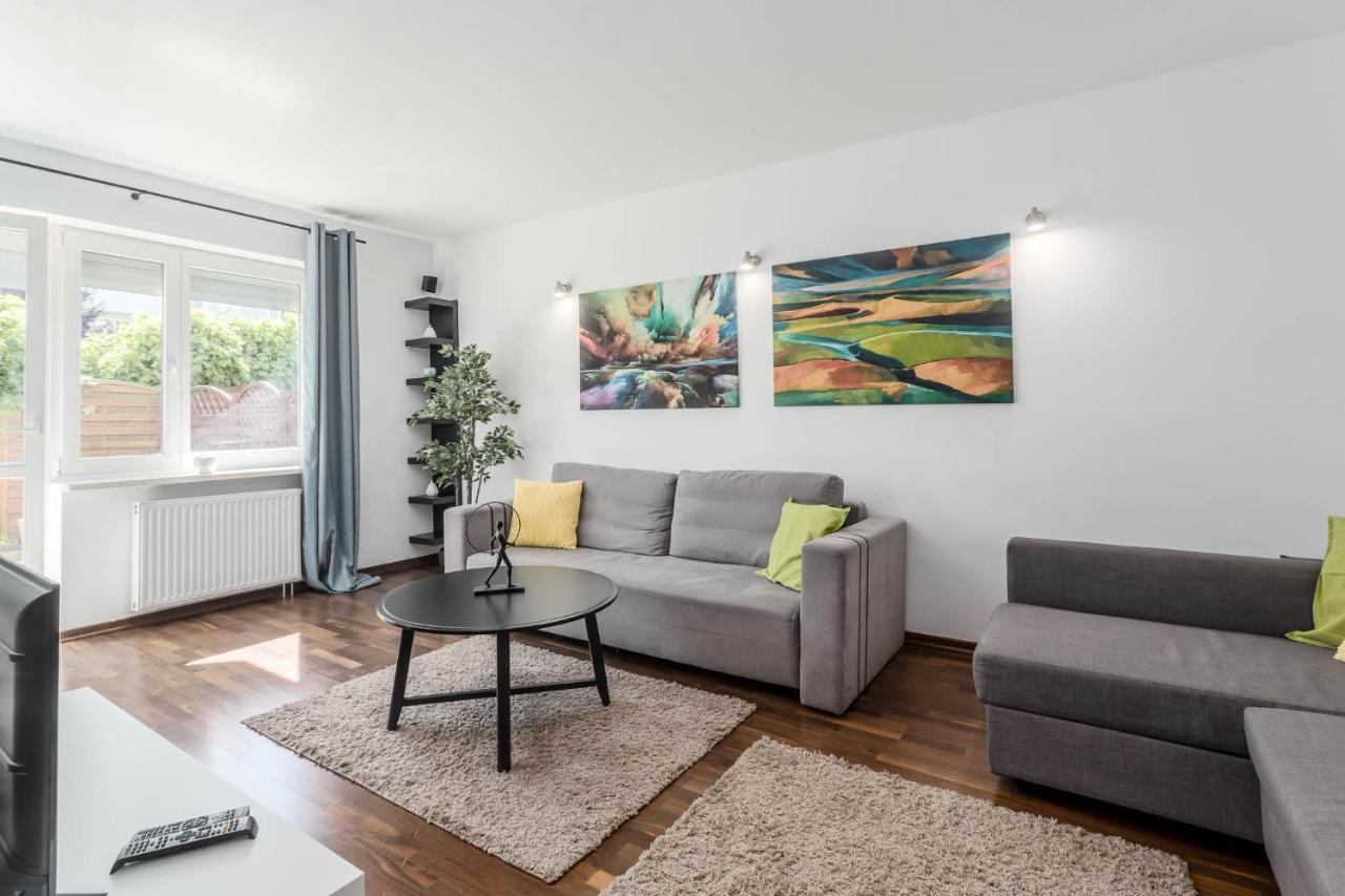 Chill Apartments Kabaty Family Warsawa Bagian luar foto